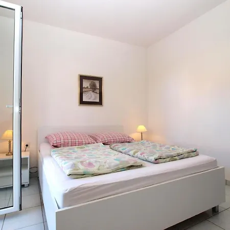 Apartment Fuer 3 Personen Ca 34 Qm In Pjescana Uvala, Istrien Istrische Riviera *