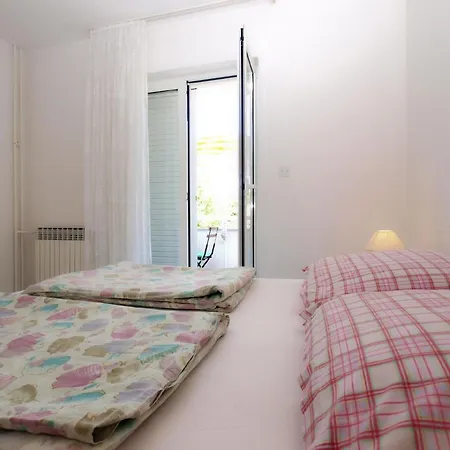 Apartment Fuer 3 Personen Ca 34 Qm In Pjescana Uvala, Istrien Istrische Riviera *